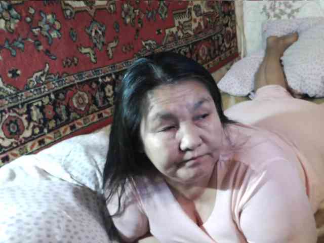 MilfZulfiya webcam