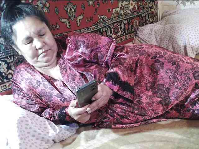 MilfZulfiya webcam