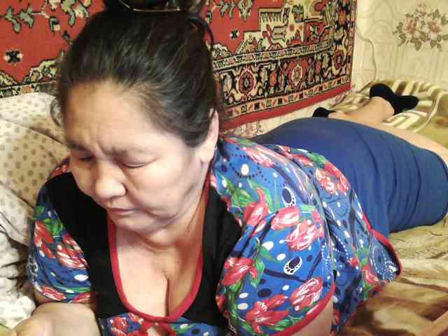 2Milf45 Live Webcam on BongaCams