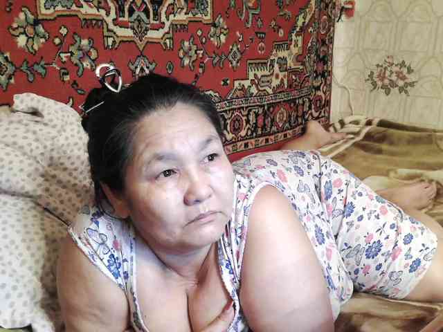 MilfZulfiya webcam