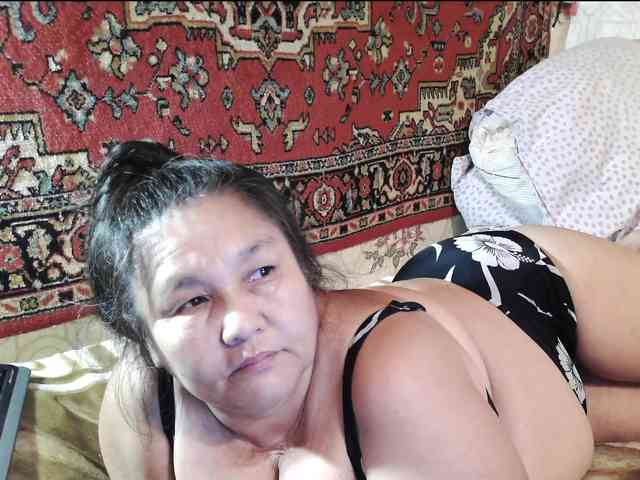 MilfZulfiya webcam