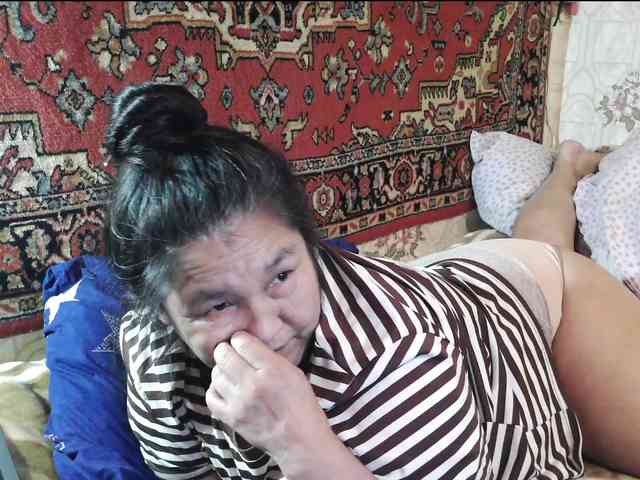 MilfZulfiya webcam