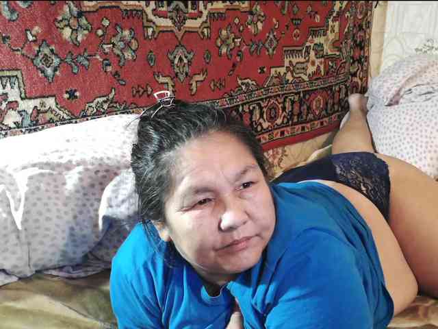 MilfZulfiya webcam
