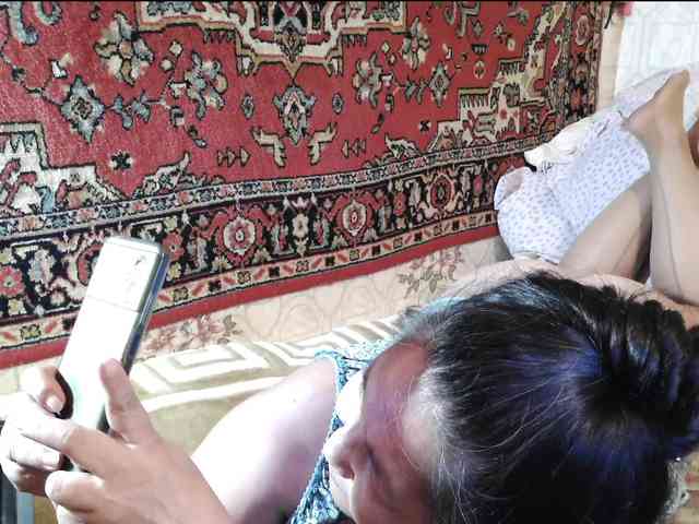 MilfZulfiya webcam