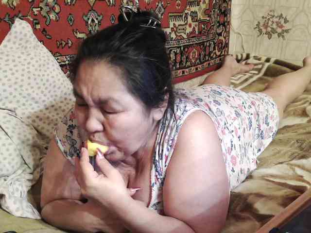 MilfZulfiya webcam