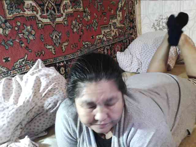 MilfZulfiya webcam