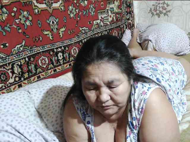 MilfZulfiya webcam