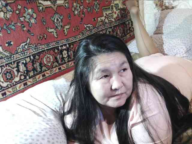 MilfZulfiya webcam