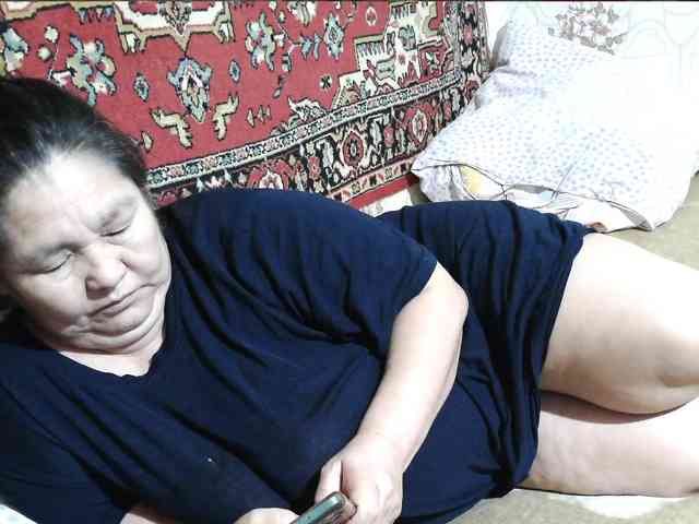 MilfZulfiya webcam