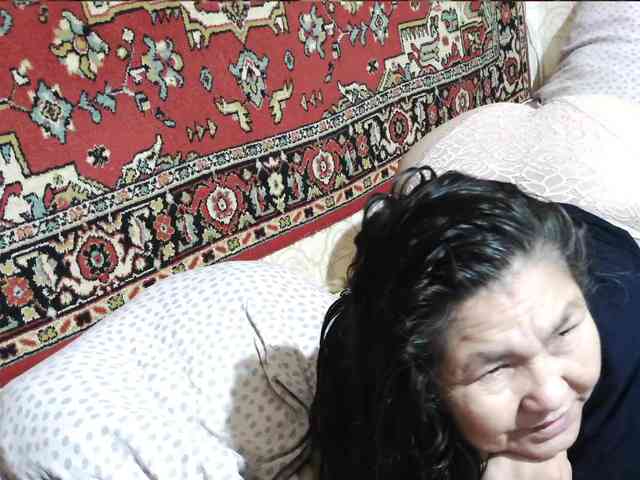 MilfZulfiya webcam