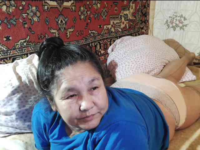 MilfZulfiya webcam
