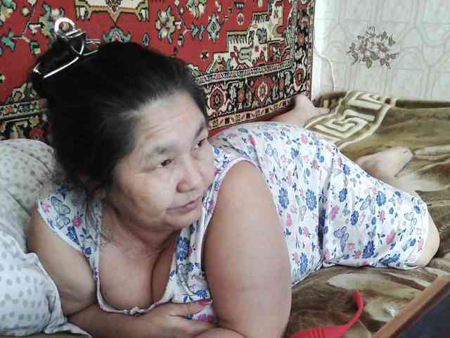 MilfZulfiya webcam