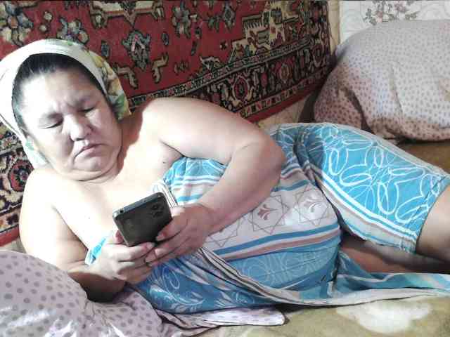 MilfZulfiya webcam