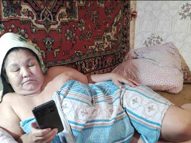 MilfZulfiya webcam