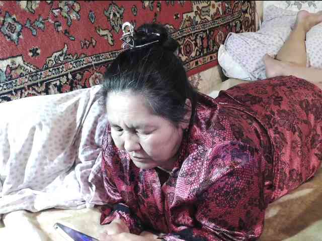 MilfZulfiya webcam