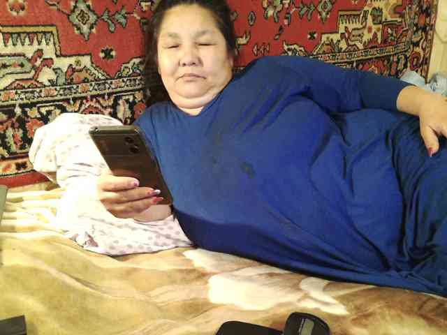 MilfZulfiya webcam