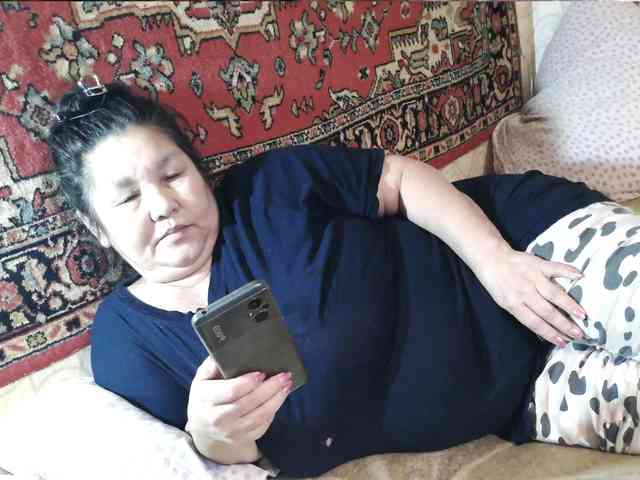 MilfZulfiya webcam