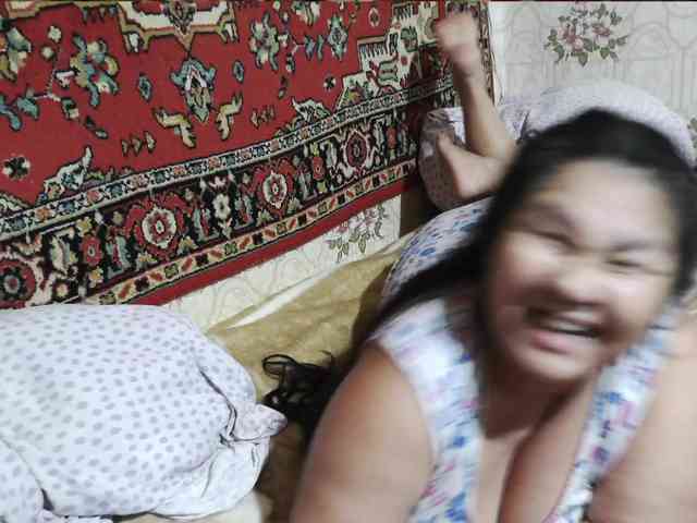 MilfZulfiya webcam