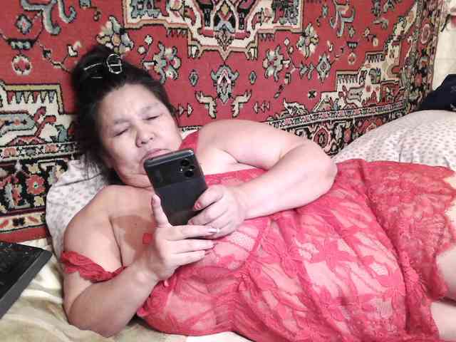MilfZulfiya webcam