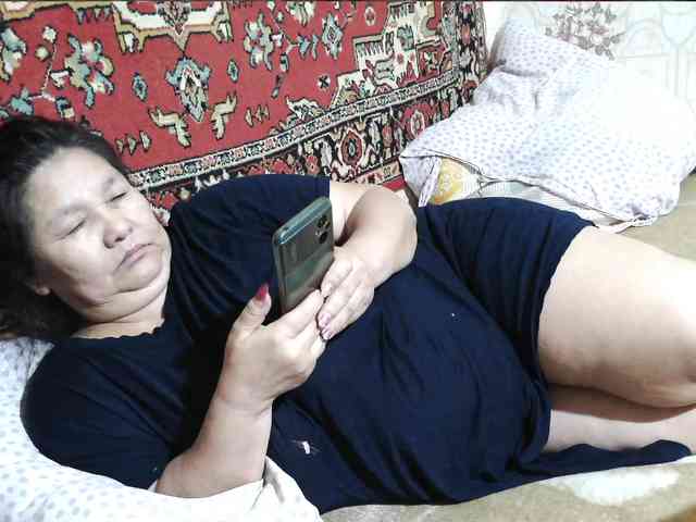 MilfZulfiya webcam