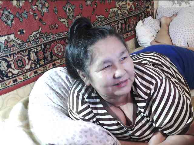 MilfZulfiya webcam