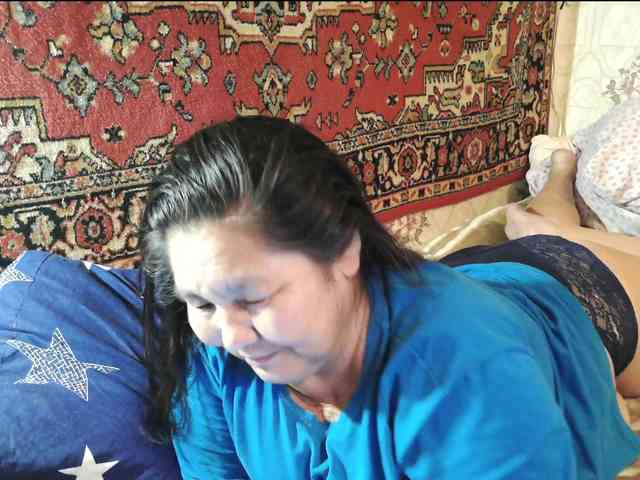 MilfZulfiya webcam