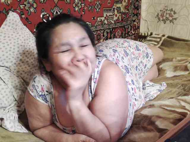 MilfZulfiya webcam