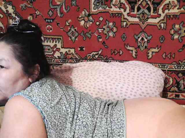 MilfZulfiya webcam