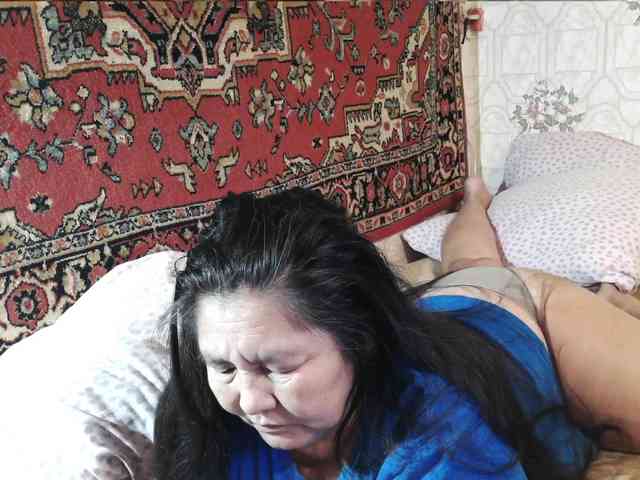 MilfZulfiya webcam