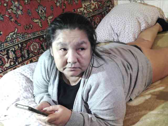 MilfZulfiya webcam