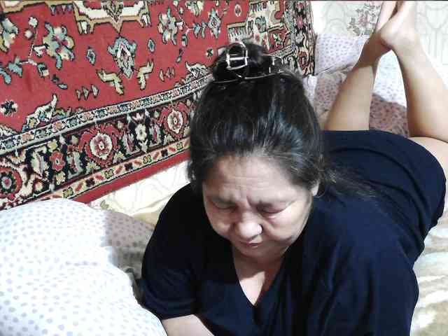 MilfZulfiya webcam