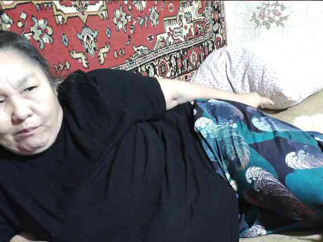 MilfZulfiya webcam