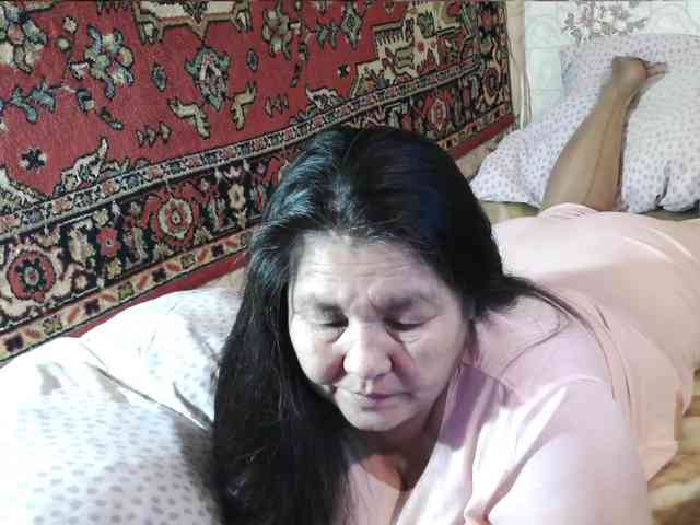 MilfZulfiya webcam