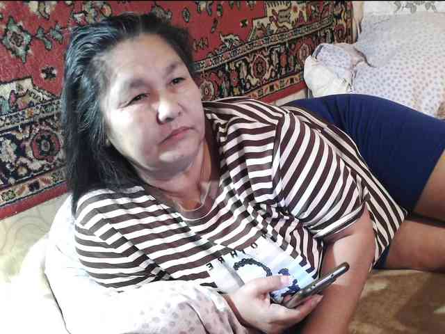MilfZulfiya webcam