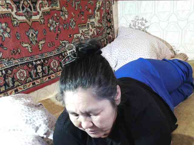 MilfZulfiya webcam