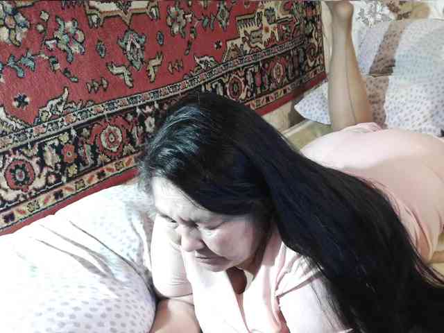 MilfZulfiya webcam