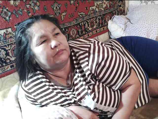 MilfZulfiya webcam