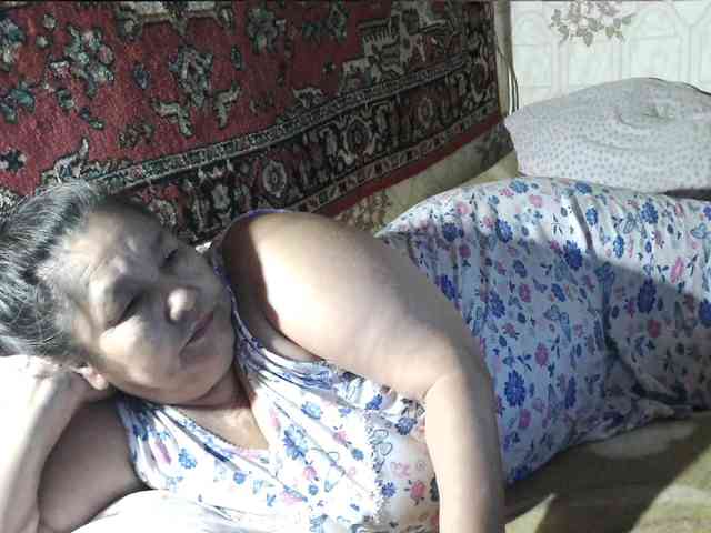 MilfZulfiya webcam