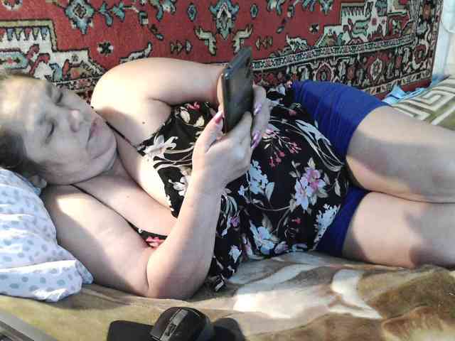 MilfZulfiya webcam