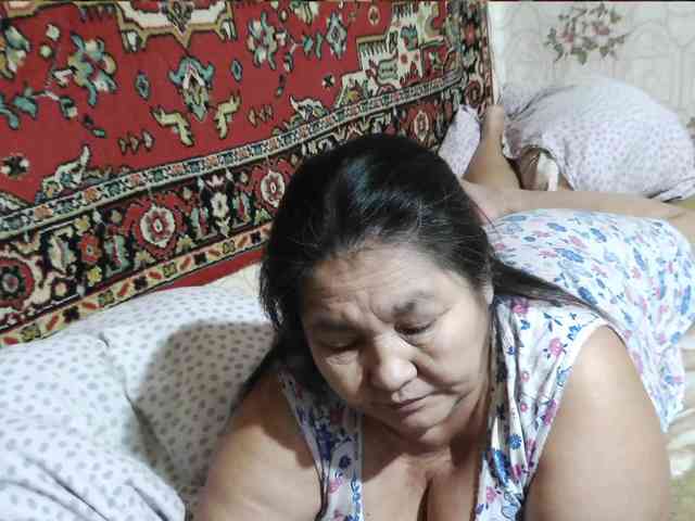 MilfZulfiya webcam