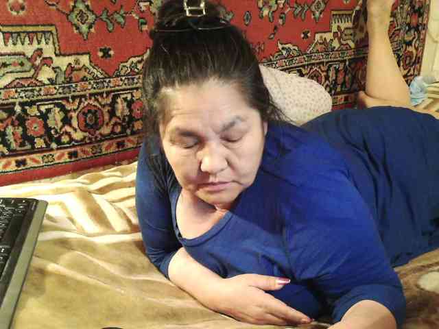 MilfZulfiya webcam