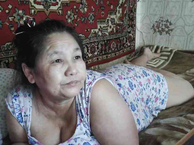MilfZulfiya webcam
