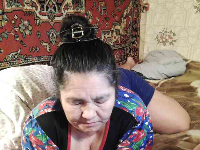 MilfZulfiya webcam