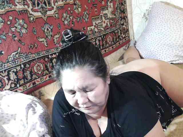 MilfZulfiya webcam