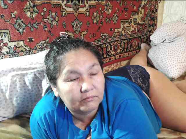 MilfZulfiya webcam