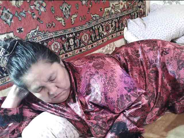 MilfZulfiya webcam