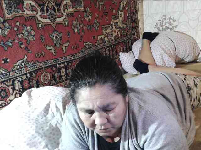MilfZulfiya webcam