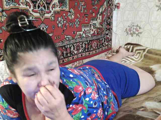 MilfZulfiya webcam