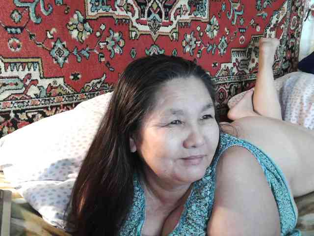 MilfZulfiya webcam