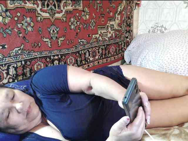 MilfZulfiya webcam